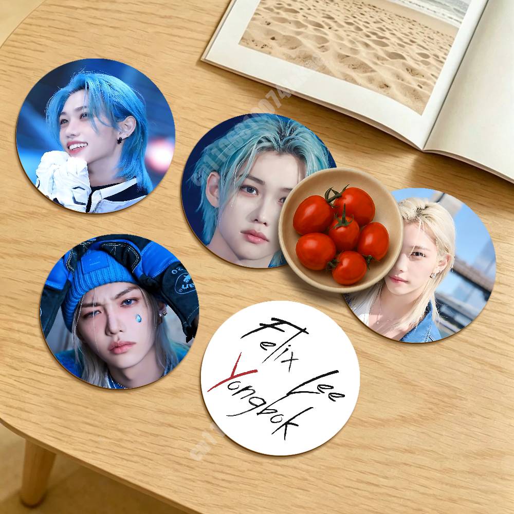 Desk Setup Kpop - F-Felix L-Lee Yong Bok Kpop Round